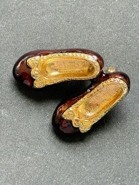 VINTAGE Dark Ruby Slippers Brooch Chunky